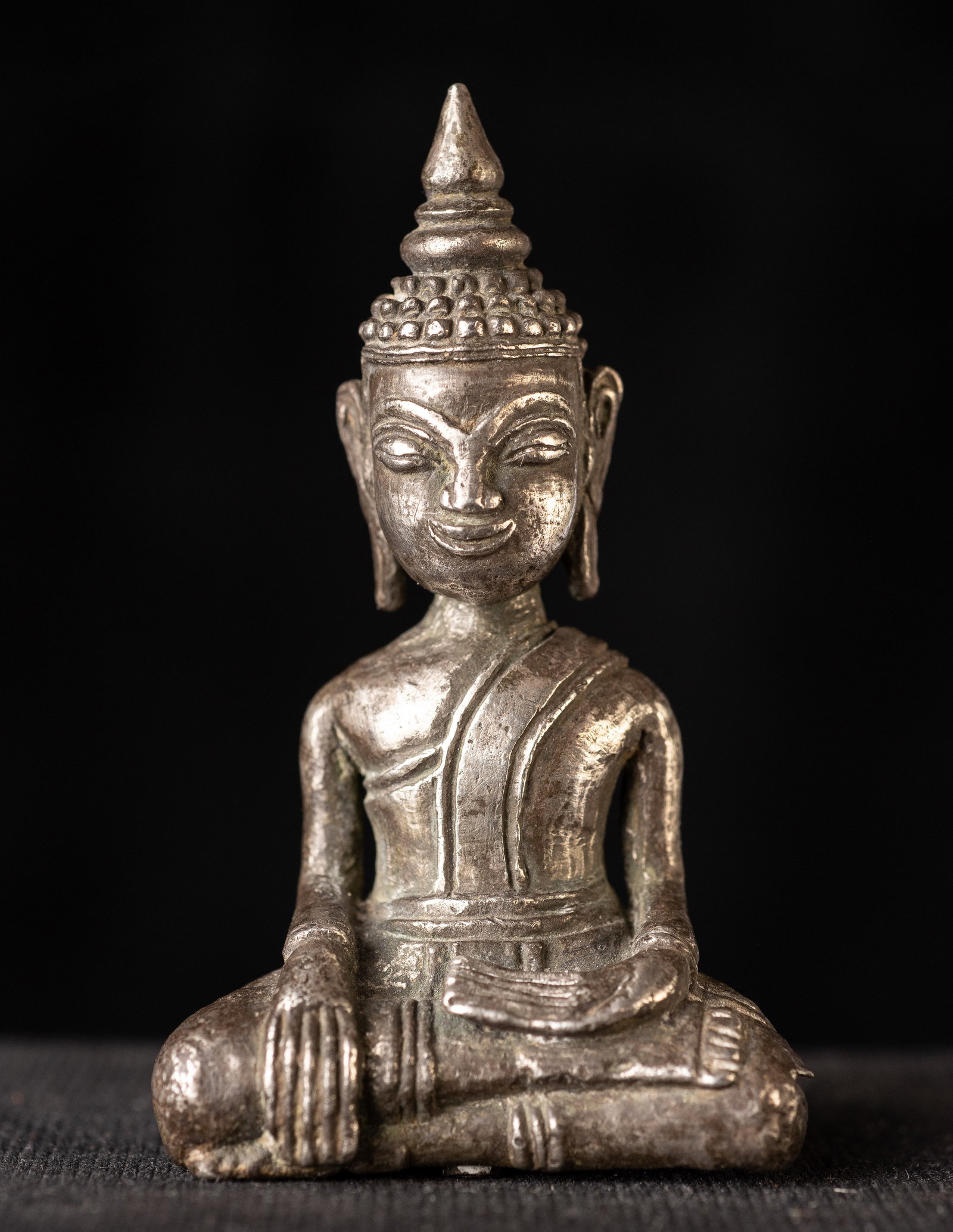 17/18 century solid cast silver Cambodian Buddha. Fine example. (1 of 12)