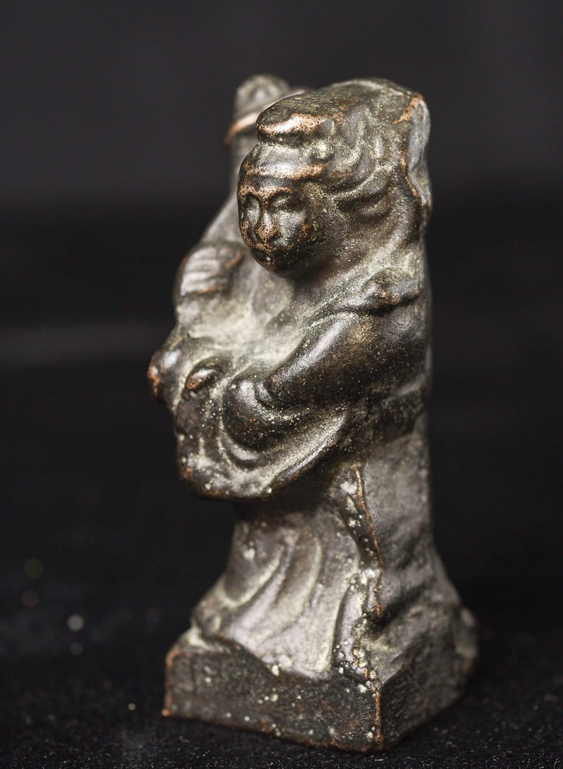 Very old solid cast bronze figure. - 3