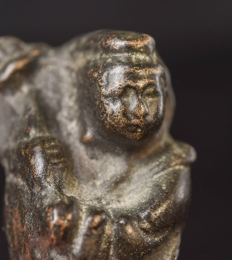 Very old solid cast bronze figure. - 5