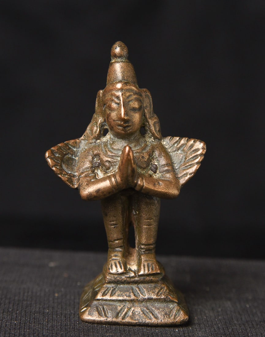 Antique Garuda. Powerful!: Antique Garuda. Quite small but he has the presence, concentration, focus, and heart of a Garuda many times his size. ( 2.25"H x 1.375"W x .75"D ) - 45g