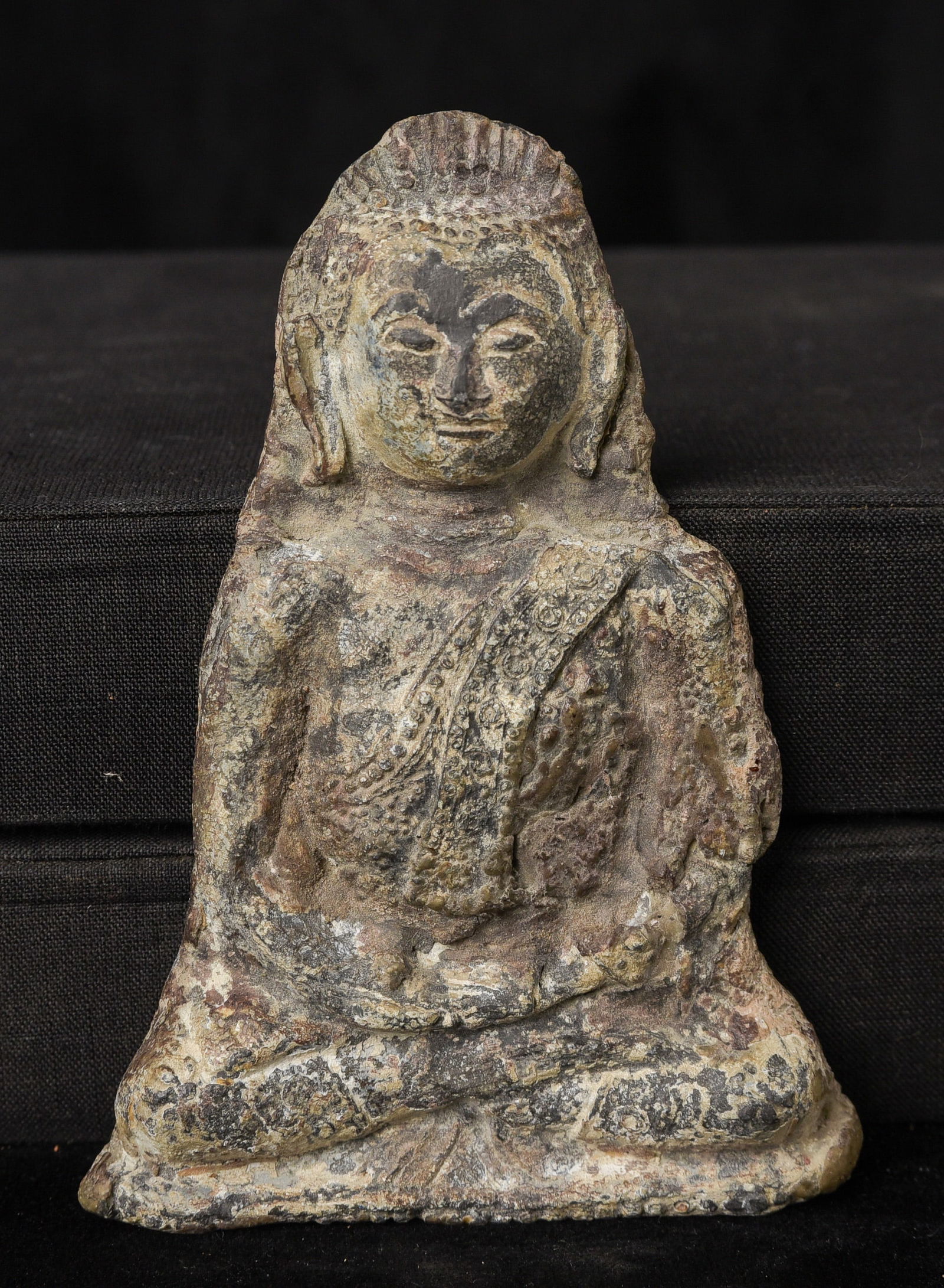 Large Thai 18/19thC lead/bronze figural plaque. Head may be re-attached.: Large Thai 18/19thC lead/bronze figural plaque. Head may be re-attached. Great face. Very uncommon. ( 4.25"H x 3"W x .5"D ) - 115g.