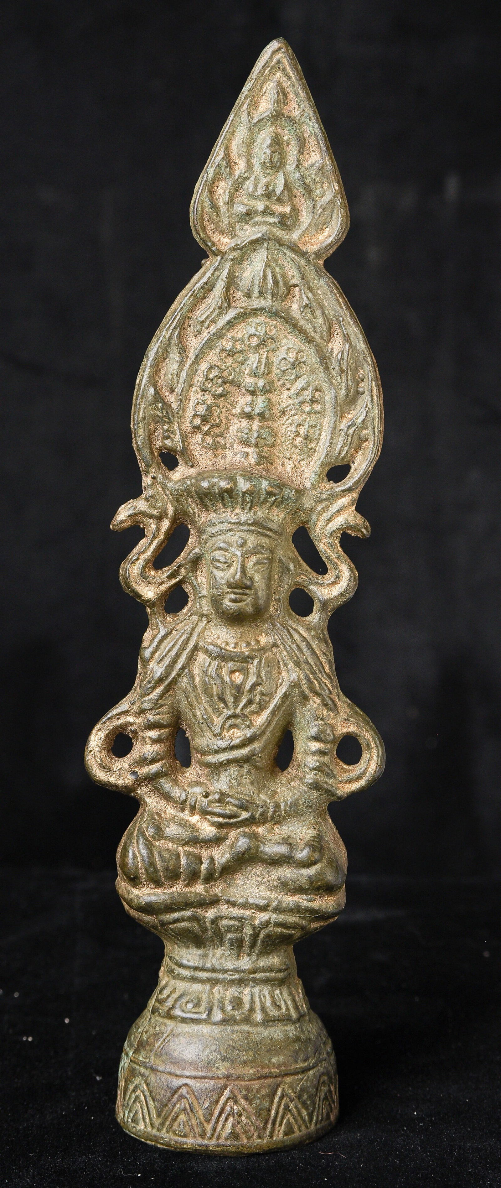 Decorative vintage Chinese bronze double sided Buddha.: Decorative vintage Chinese bronze double sided Buddha. Sits 9.25" tall.