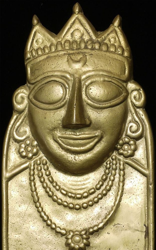 Delightful vintage folk art Hindu plaque is 8.75" (1 of 6)