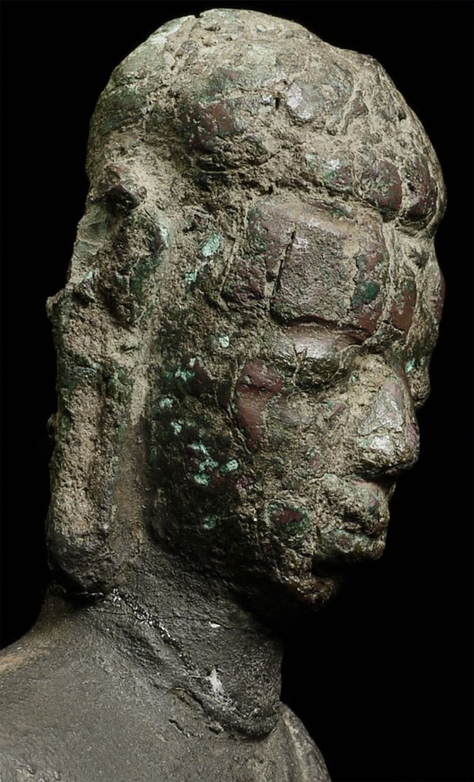 Unusual Utong Buddha from Thailand. Interestingly, this: Unusual Utong Buddha from Thailand. Interestingly, this piece appears to be a marriage between a head and body. Head appears to be 10th century or earlier, and the body looks to be 14-16thC. 5 1/8" ta