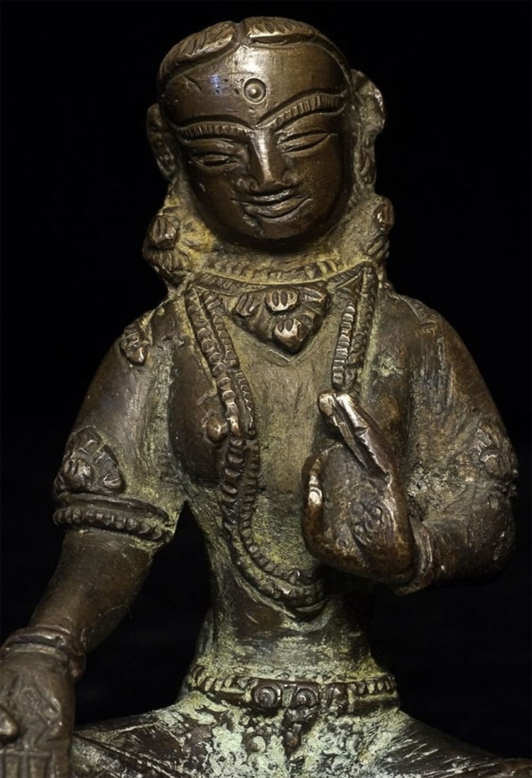Vintage/antique Nepalese bronze Bodhisattva. Sits 3.5: Vintage/antique Nepalese bronze Bodhisattva. Sits 3.5 inches tall.