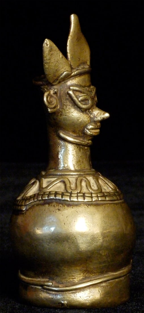 Mystery Vase, Strong Presence, 3.5" Tall: Mystery Vase. Missing part of crown. Strong presence, good age. Stands 3.5 inches tall.