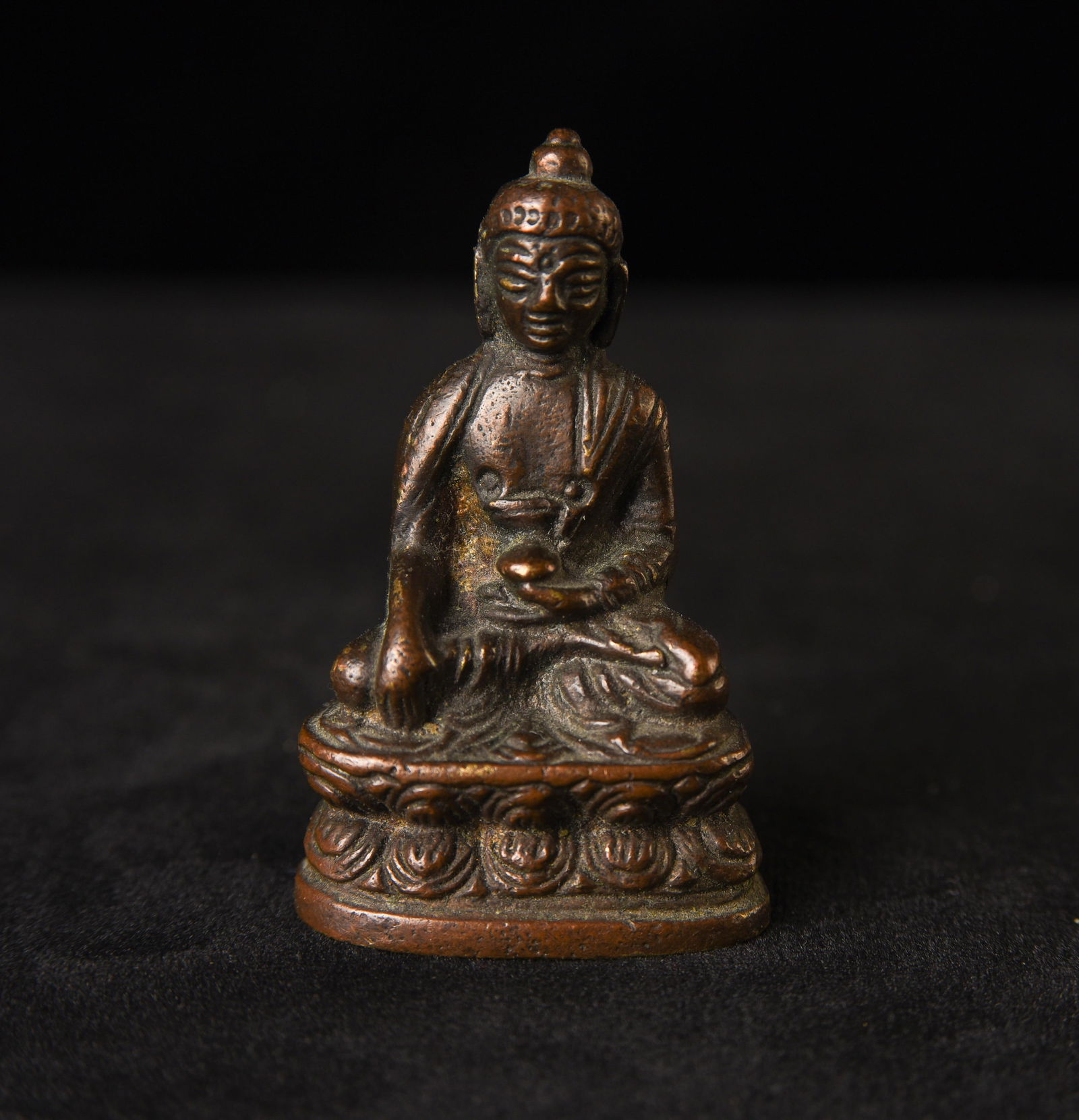 18/19thC Antique Solid Cast Miniature Chinese Bronze Buddha.: 18/19thC Antique Solid Cast Miniature Chinese Bronze Buddha. Rare to see this type solid cast. - .26lbs - .120kg _ 2.125"H x 1.375"W Deep discount.