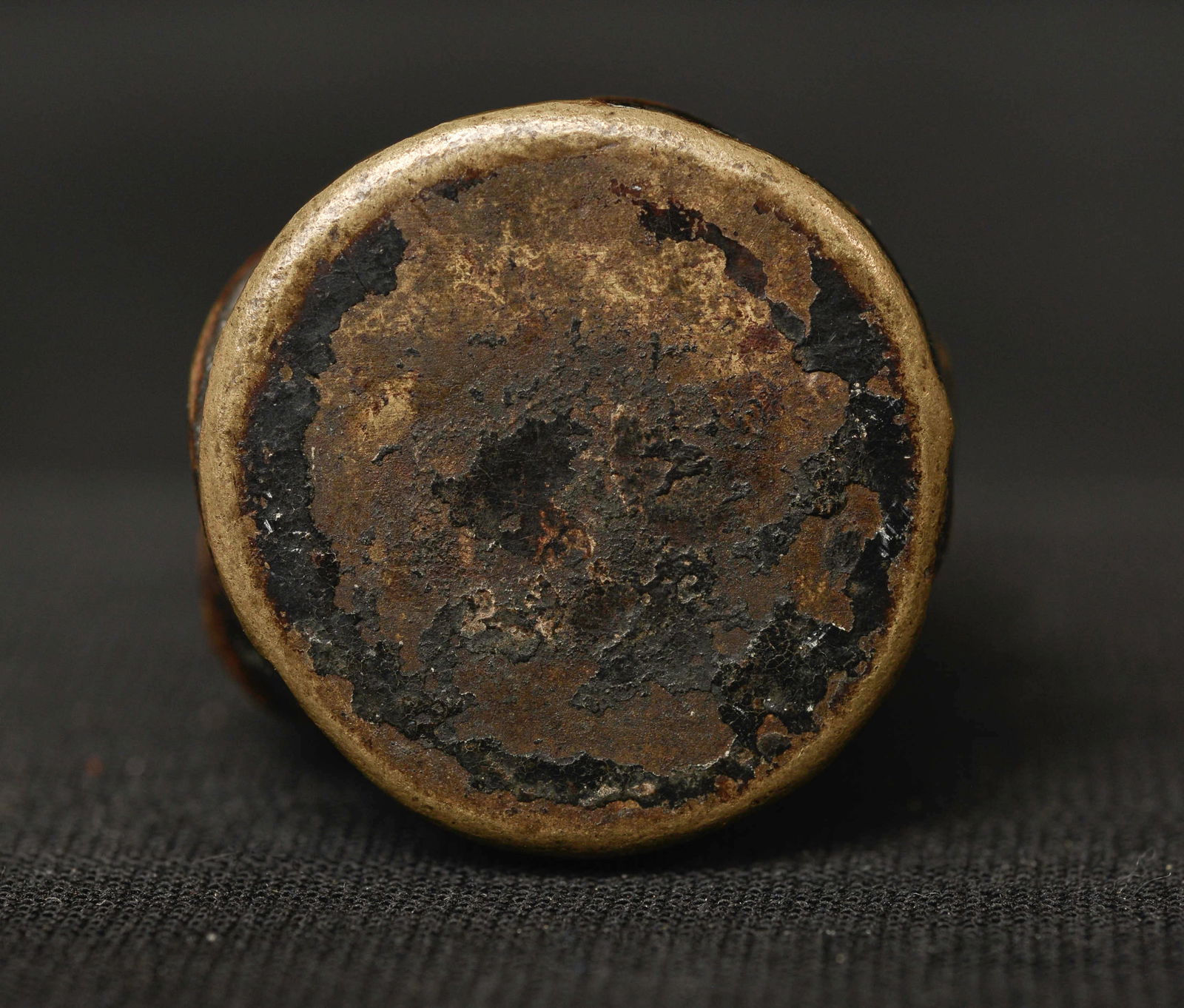 Fascinating antique solid-cast Buddha-like figure. - 9