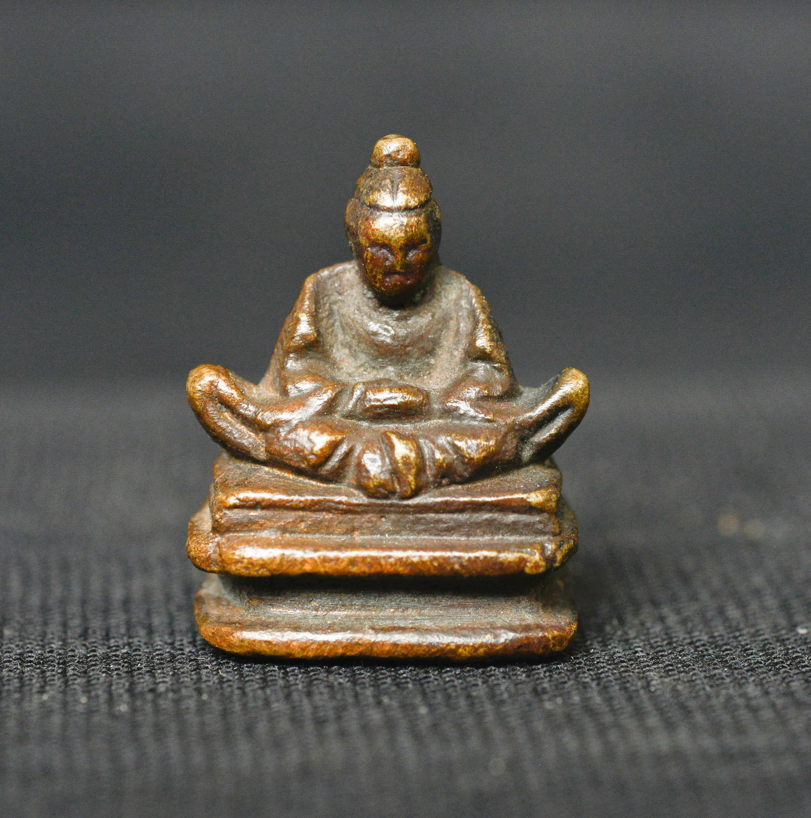 RELIGIOUS FIGURE, 17/18th Century Japan, Incredibly small.: RELIGIOUS FIGURE, 17/18th Century Japan, Incredibly small- the smallest antique Japanese bronze statue I have ever seen. Probably Edo period. Bronze, 7/8 of an Inch High