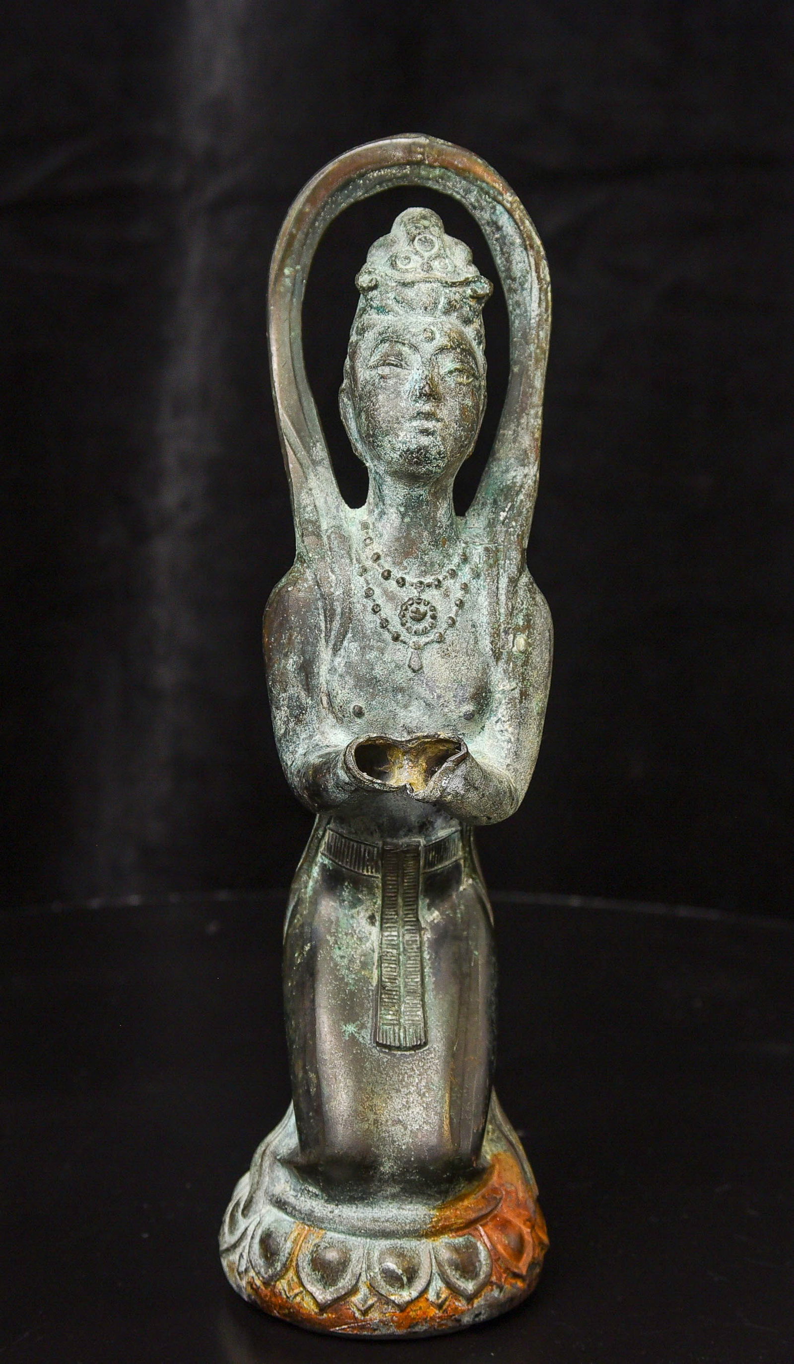 Mystery piece- cast in a lead alloy. Remains of lacquer.: Mystery piece- cast in a lead alloy. Remains of lacquer. Probably Chinese. 8.75"H x 2.5"W Deep discount.