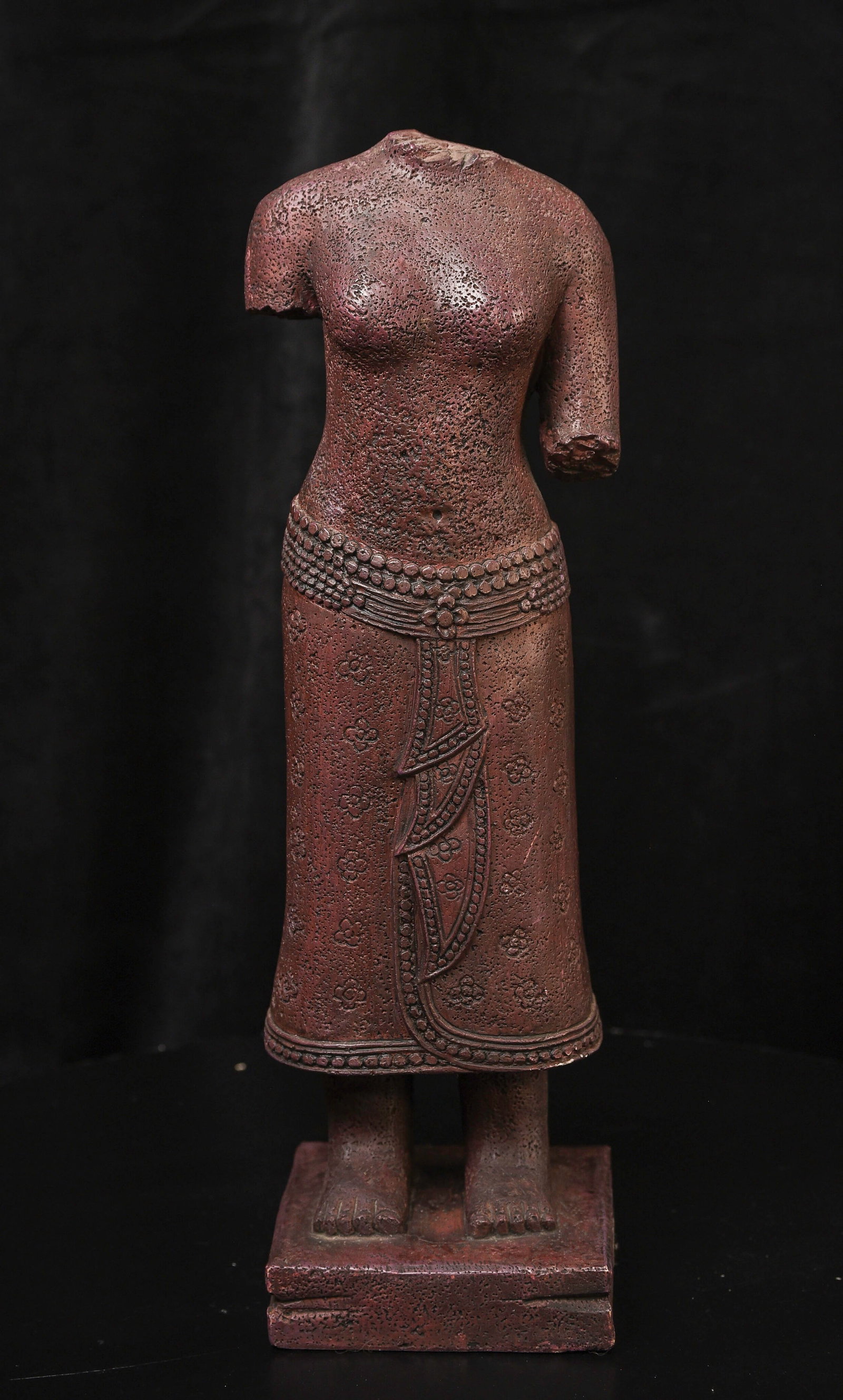 Decorative piece-created out of a white material. (1 of 9)