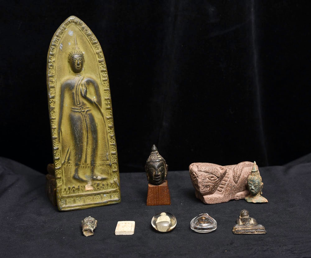 Boxlot_11Antique Thai Buddhist Items. Benefit from a major cleanup of my inventory: Boxlot_11 Antique Thai Misc. Buddhist Items. Benefit from a major cleanup of my inventory-Great little antique stone cat