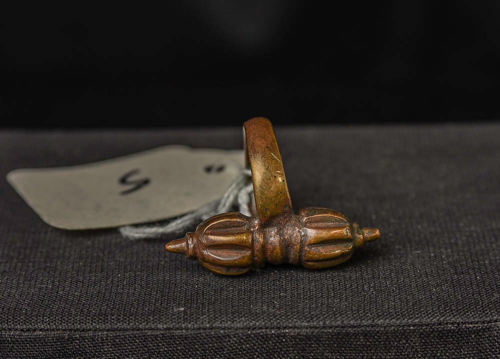 Tibetan Dorje Ring. Lot is for one Ring, Size 5" (x1): Ring Size 5" (x1), Antique Tibetan Bronze Dorje/Dorge Ring/Rings. I purchased about 50 of these in the 1990s from a woman. I was posted in Northern India in the Peace Corps in the late 1950s/early 196
