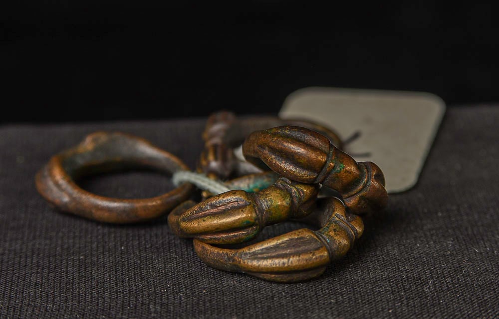 Tibetan Dorje Ring. Lot is for ONE, Ring Size 7 (x5): Ring Size 7 (x5), Antique Tibetan Bronze Dorje/Dorge Ring/Rings. I purchased about 50 of these in the 1990s from a woman. I was posted in Northern India in the Peace Corps in the late 1950s/early 1960