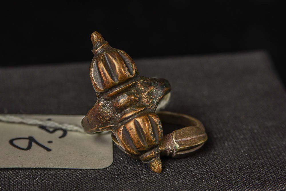 Tibetan Dorje Ring. Lot is for ONE Ring . Size 9.5 (x2): Ring Size 9.5 (x2), Antique Tibetan Bronze Dorje/Dorge Ring/Rings. I purchased about 50 of these in the 1990s from a woman. I was posted in Northern India in the Peace Corps in the late 1950s/early 19