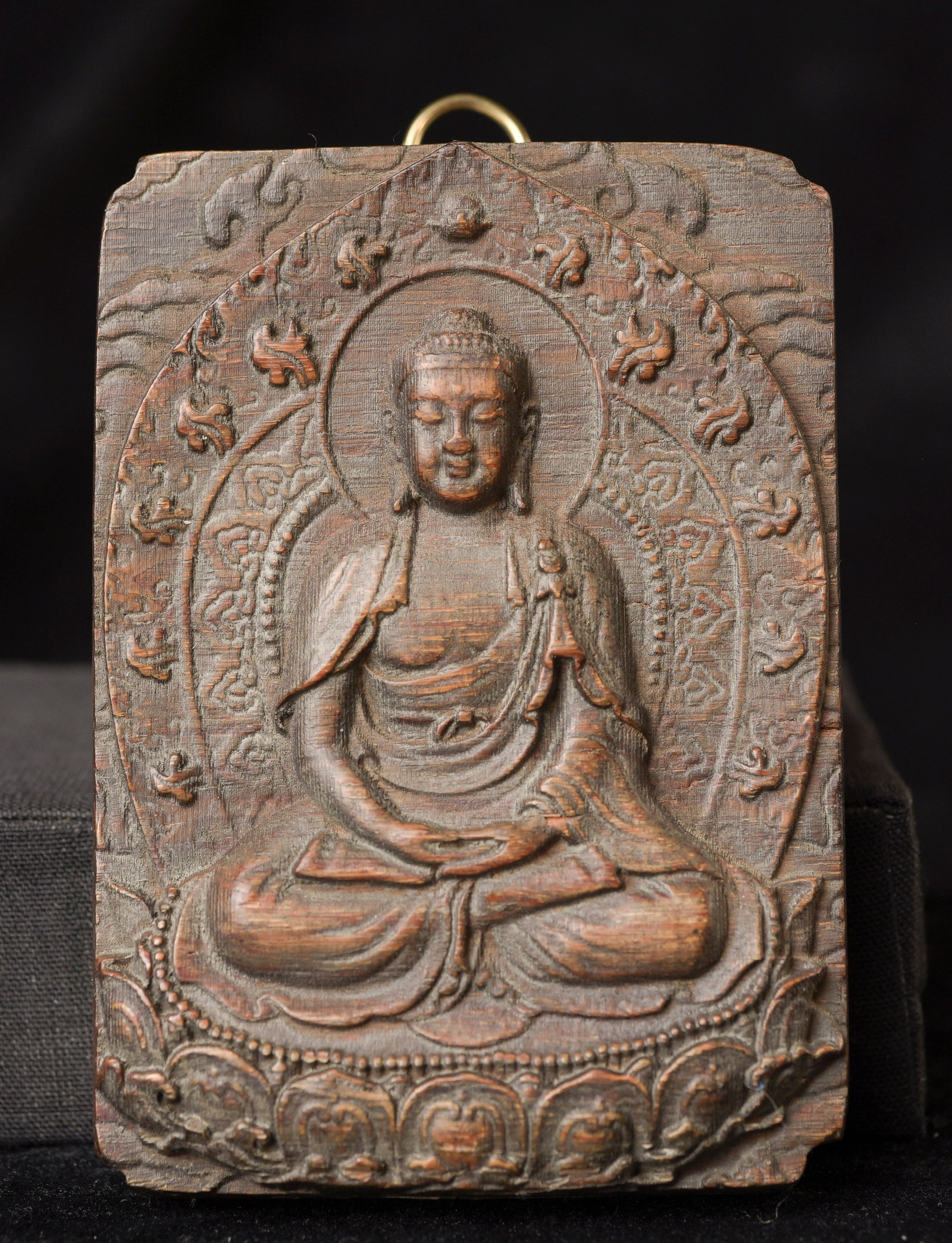 Fine Antique Japanese or Chinese fine wood carving. (1 of 8)