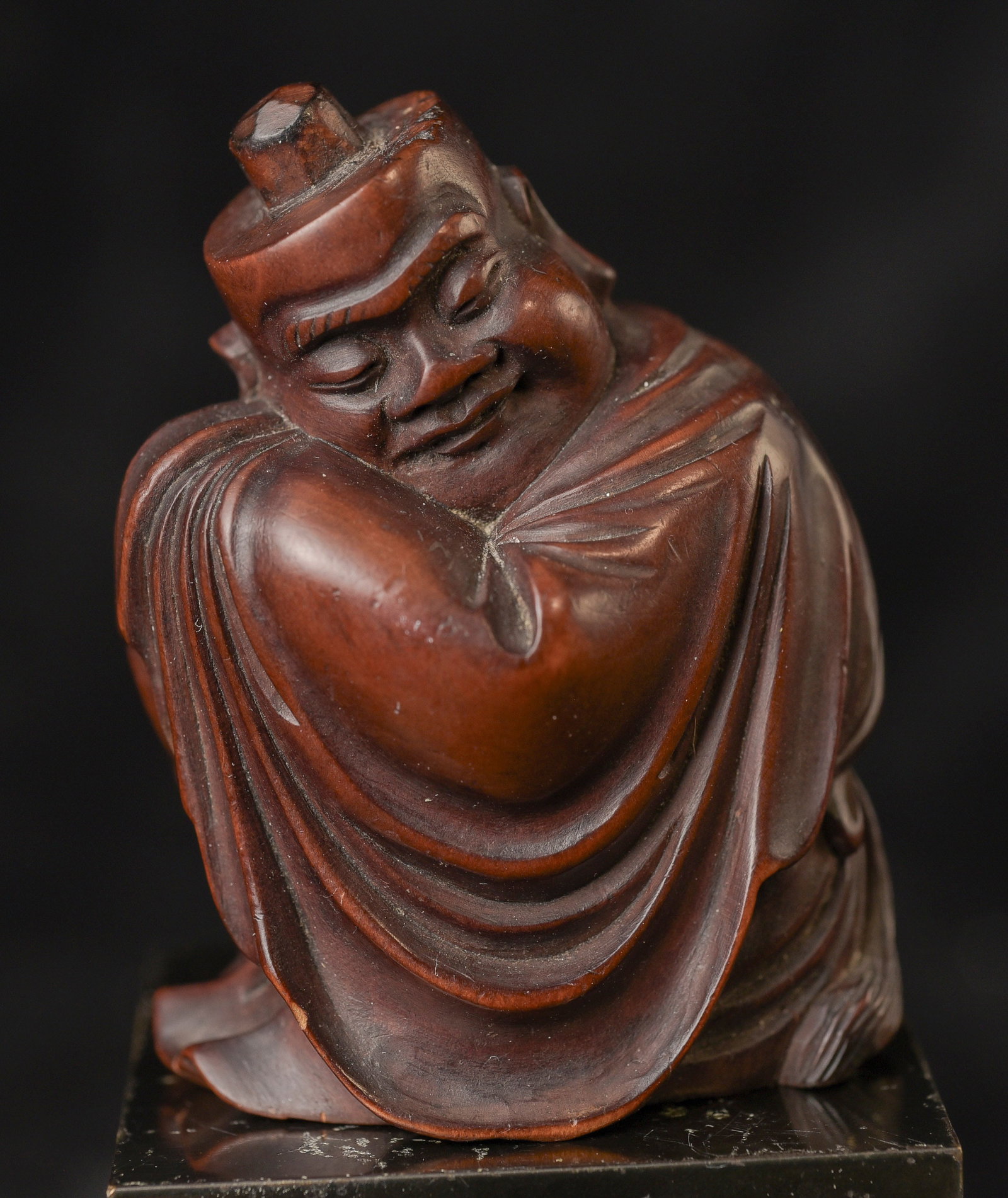 Finely carved Japanese wooden carving. (1 of 9)