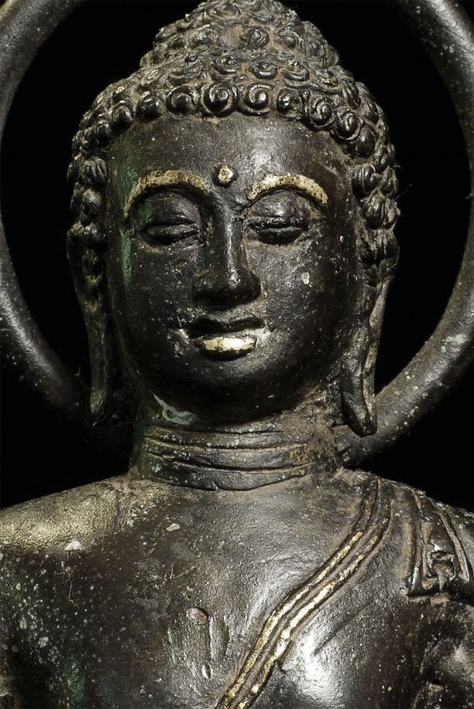 Attractive old/antique Indonesian or Javanese bronze Buddha. (1 of 11)