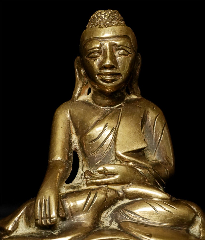 Cute Burmese 19thC Buddha. (1 of 9)