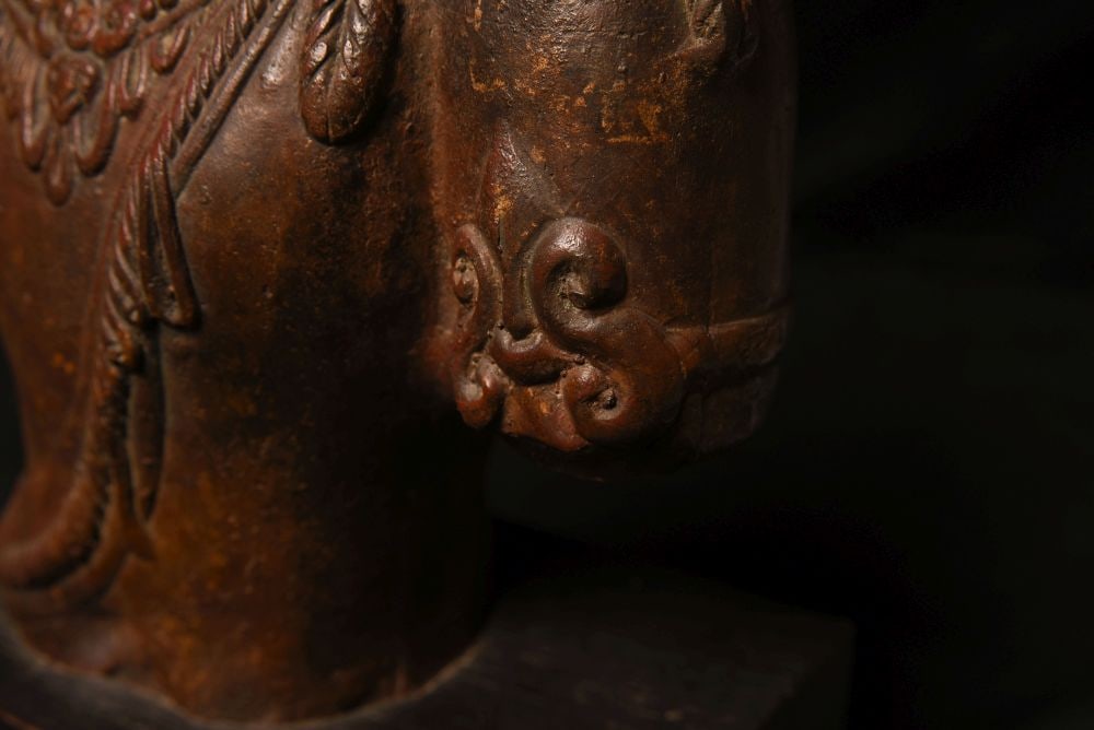 Large Nepalese bronze figure. (1 of 15)
