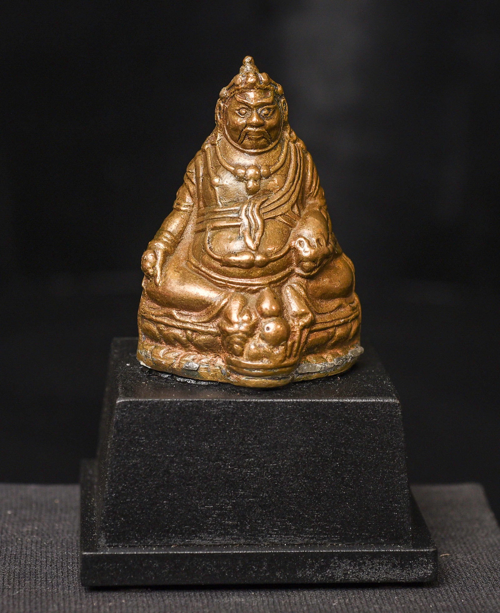 Very sweet antique bronze Mongolian Bodhisattva (1 of 11)