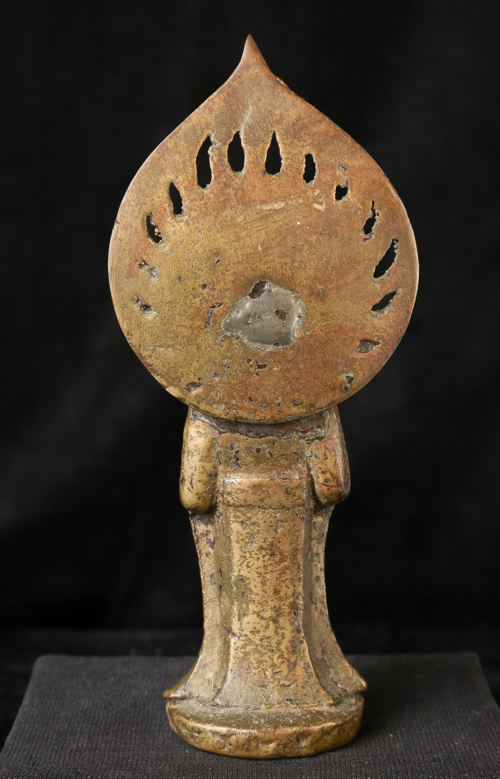 17/18thC Korean Solid-cast Buddha. Uncommon type. - 4