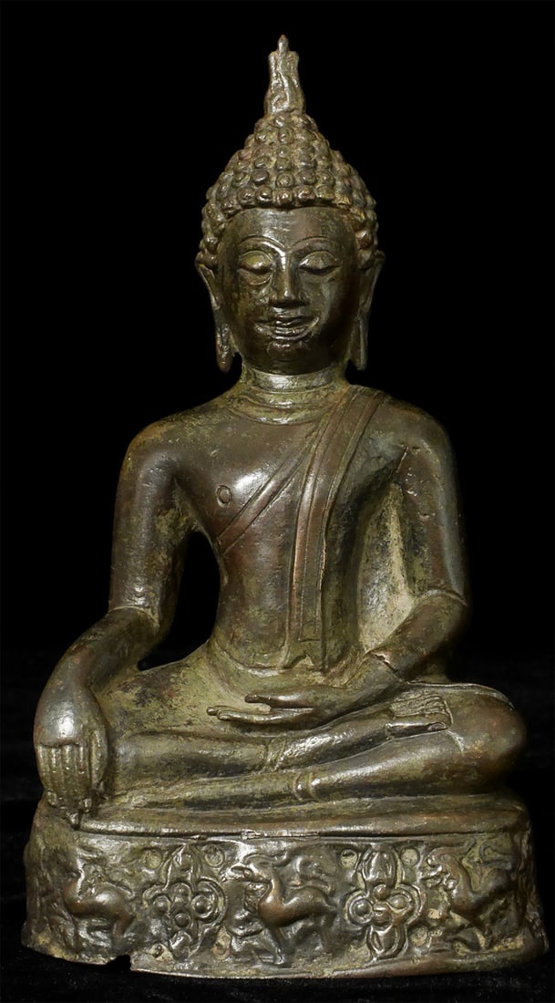 18/19thC/Earlier Thai Bronze Buddha w/ Lion on Base, Rare type: Antique Thai Bronze Buddha- rare type with Singha (lions) on the base. 18/19thC or earlier. I put an 18thC bronze Singha opium weight in one photo to show the type (not included). Sits 6.75 inches