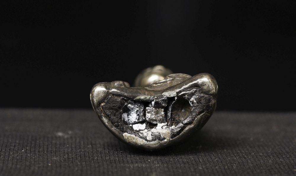 18thC Solid Cambodian Miniature Silver Buddha, - 7