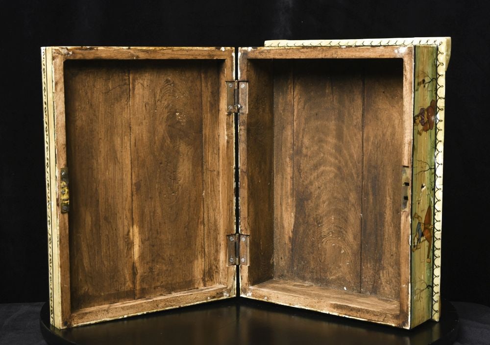 19thC finely Indian painted box- like 5 Indian Miniatures!. (1 of 17)