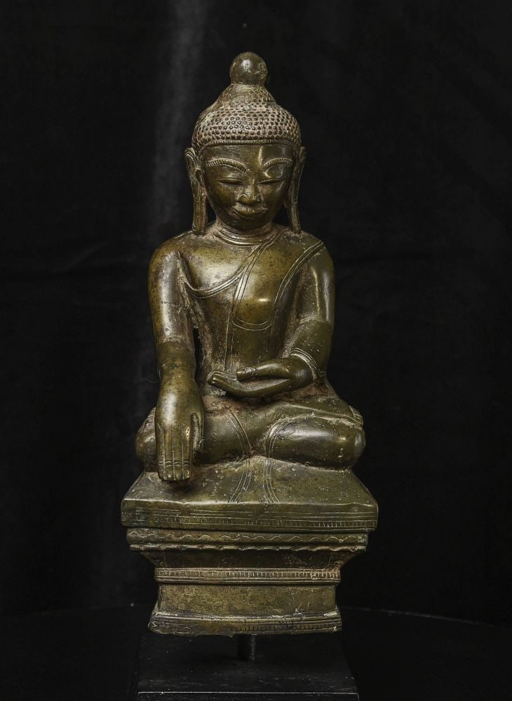 18thC Burma Bronze Buddha- Shan Style, Beautiful Face, Custom base: 18thC Burmese Buddha. Large at 10.5" tall, total height on base is 12.75. Excellent example, good size.