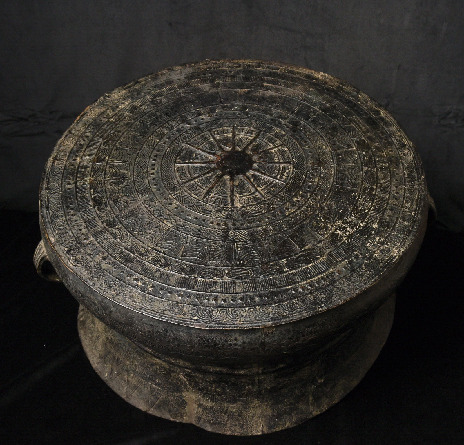 Southeast Asian bronze drum from the 15th Century or earlier. (1 of 15)