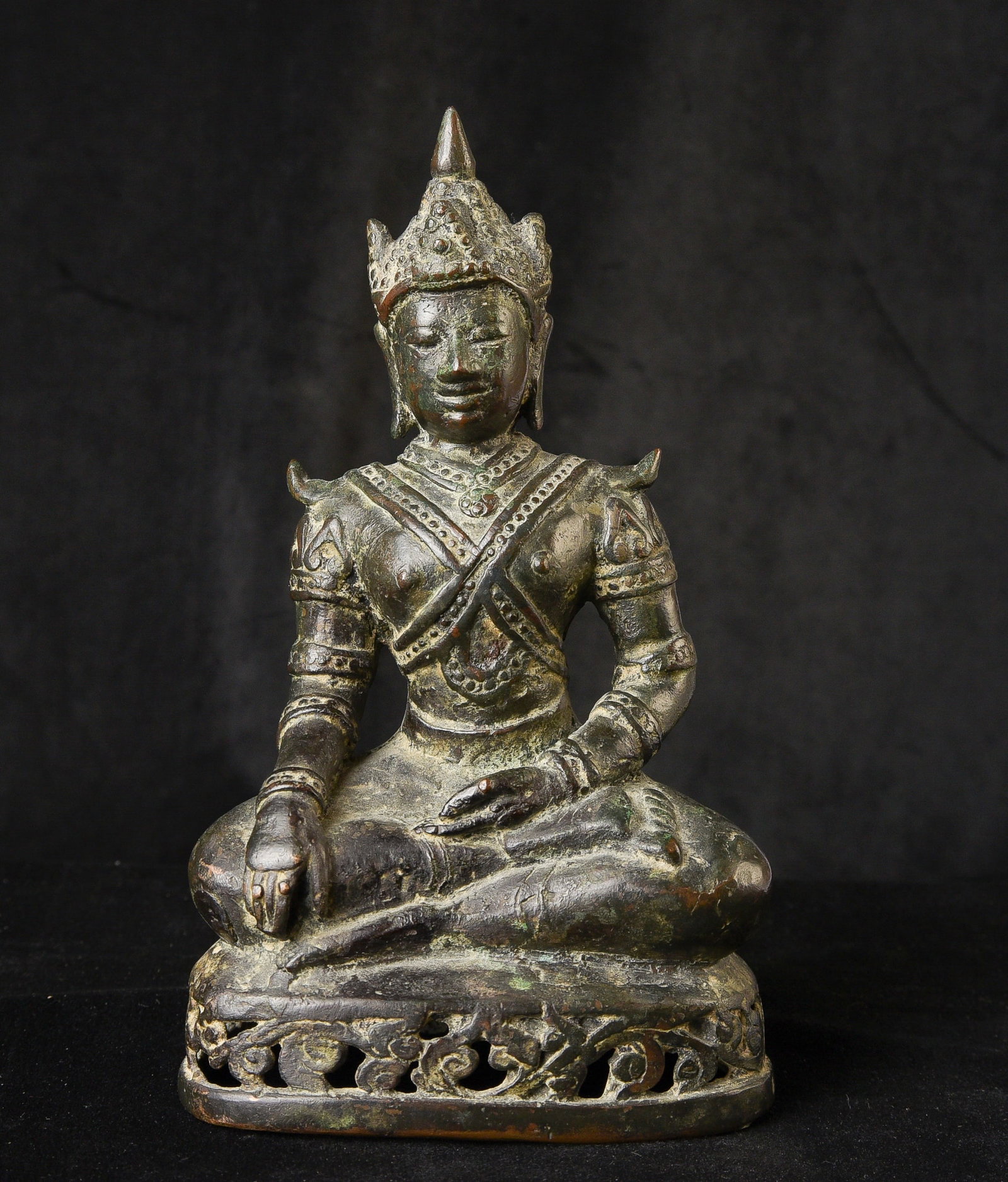 15/16th century northern Thai Buddha in Royal Attire. This is a particularly wonderful example of: 15/16th century northern Thai Buddha in Royal Attire. This is a particularly wonderful example of its type. Everything from the sensitive sculpting to the deep wax casting, to the best of type 500