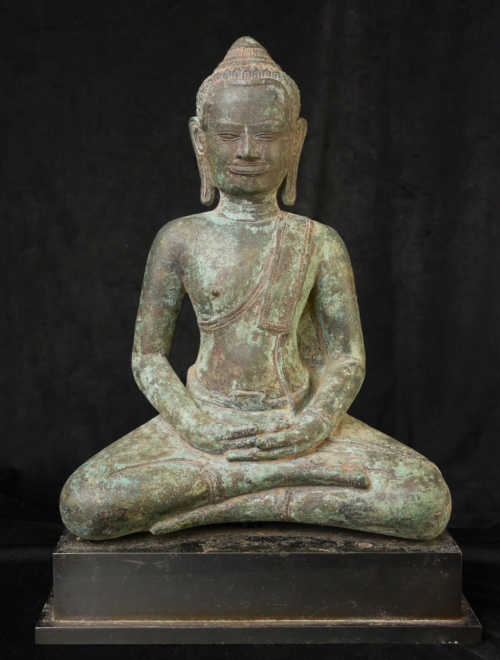 Large Antique Thai bronze Buddha.: Large antique 14th century style Thai bronze Buddha. Possibly 19th/early 20thC century or or earlier emulation. I believe it is probably not a period but that it i is a truly old one. Beyond that I