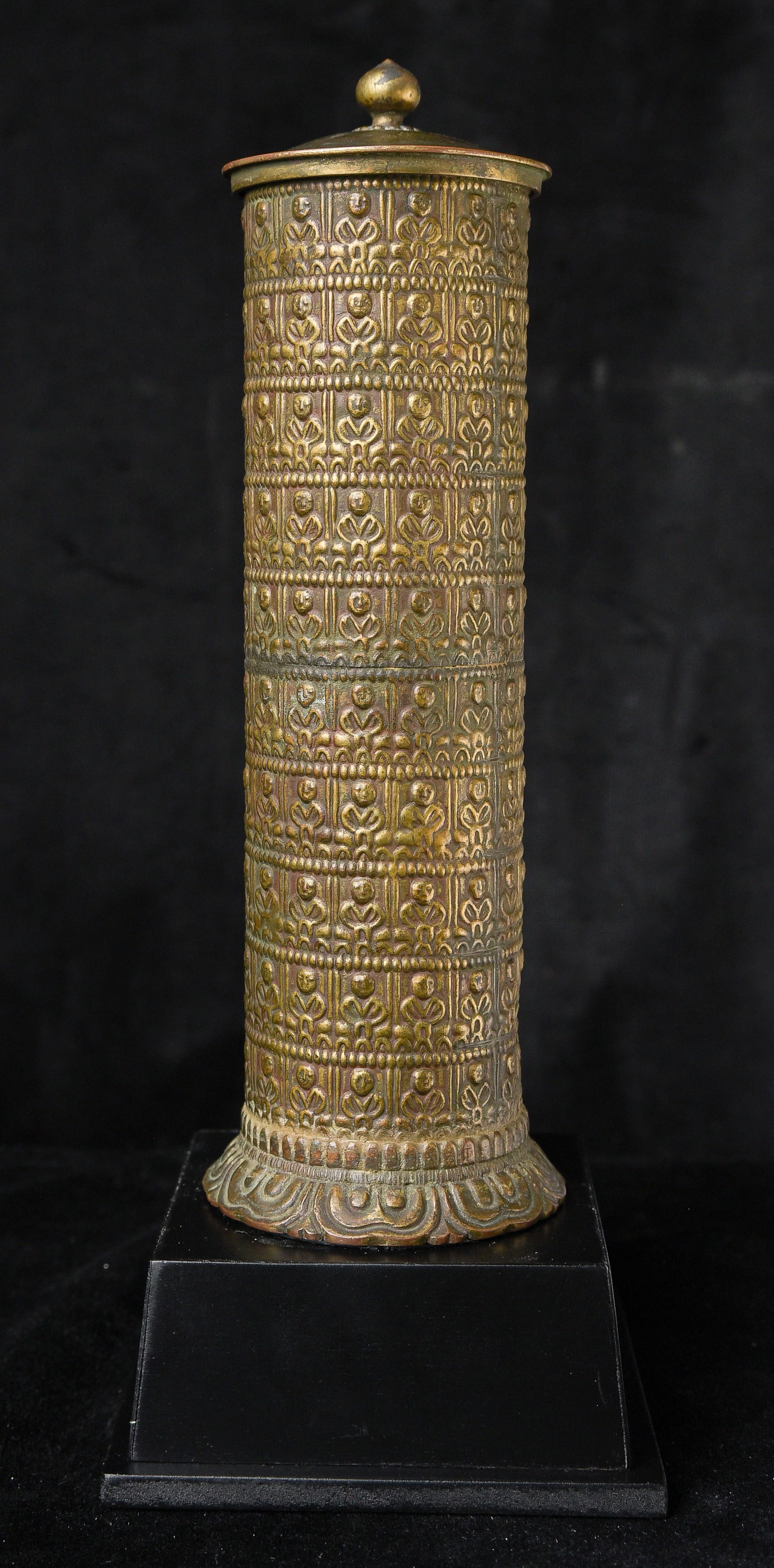 Bronze scroll case with approx. 150 Buddhas adorning - 2