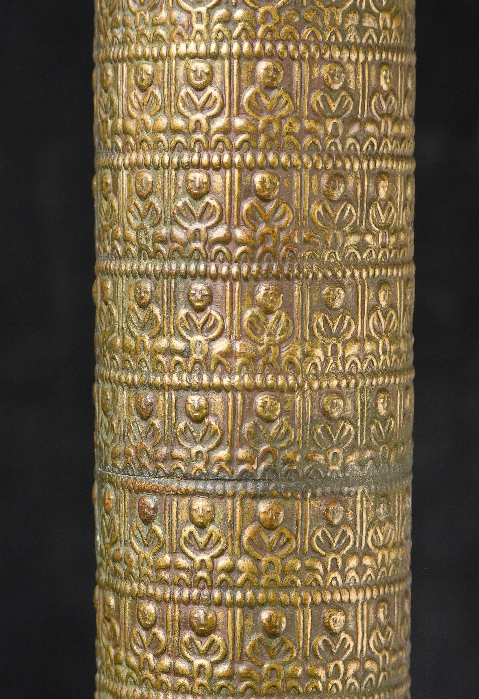 Bronze scroll case with approx. 150 Buddhas adorning - 7
