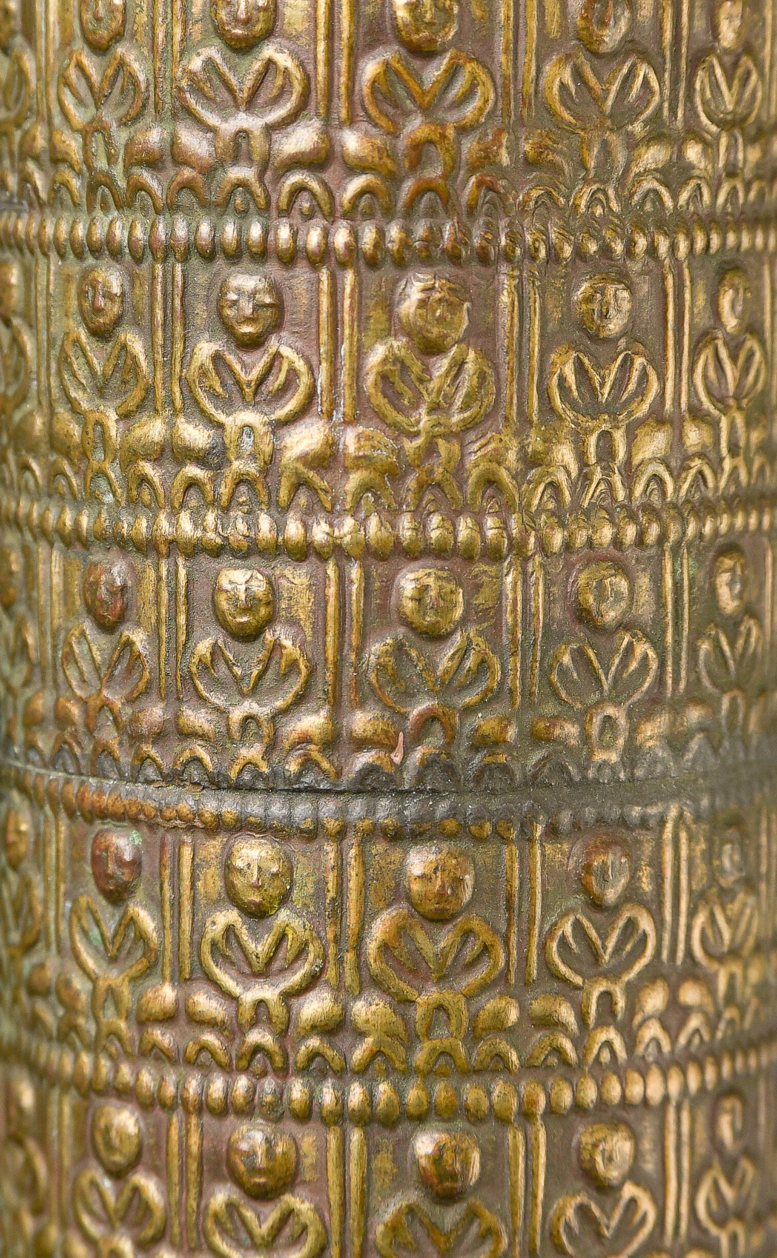 Bronze scroll case with approx. 150 Buddhas adorning - 8