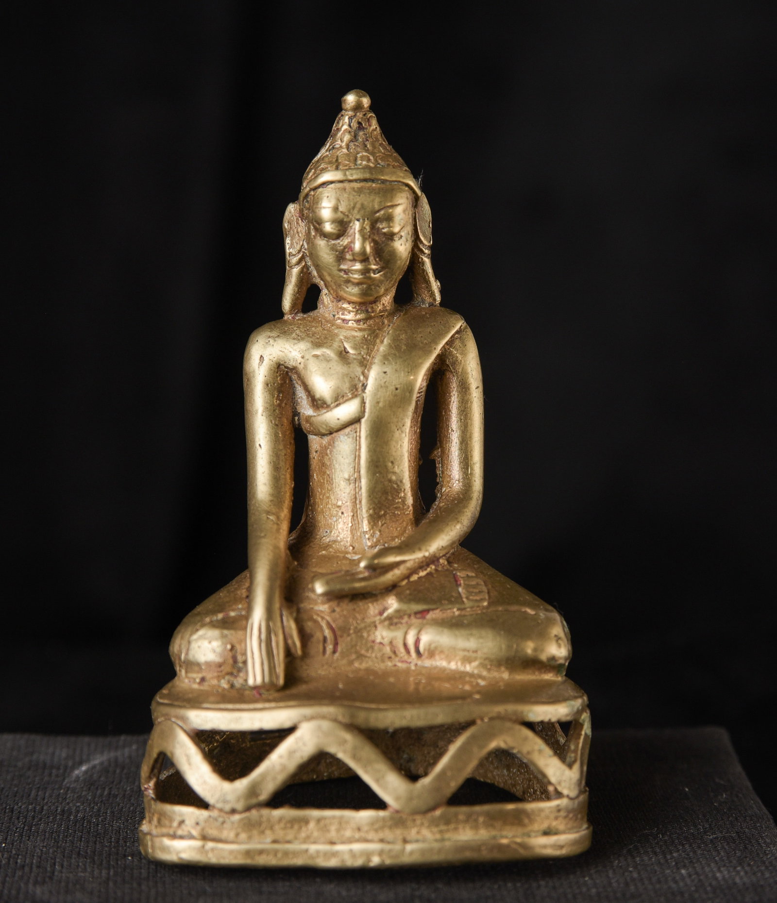 13/14 century Arakan Burmese Buddha. Rare type, beautiful face! While I believe this is Arakan, it: 13/14 century Arakan Burmese Buddha. Rare type, beautiful face! While I believe this is Arakan, it is possible that it is Mon style, and possibly from an earlier dating. It warrants further research(
