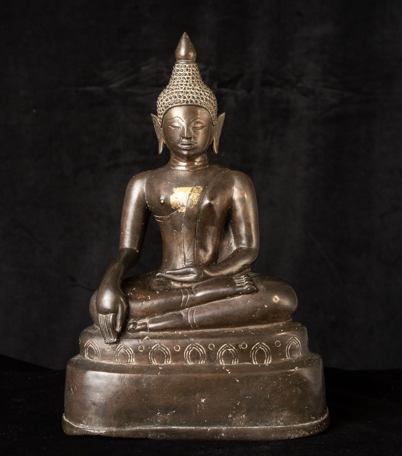 14/15thC Large, very sweet Northern Thai Fang Buddha.: 14/15thC Large, very sweet Northern Thai Fang Buddha. Large and precisely made, and cast of a fine alloy for its type. Rare to find so nice, large, in such fine condition, and (most importantly) with 