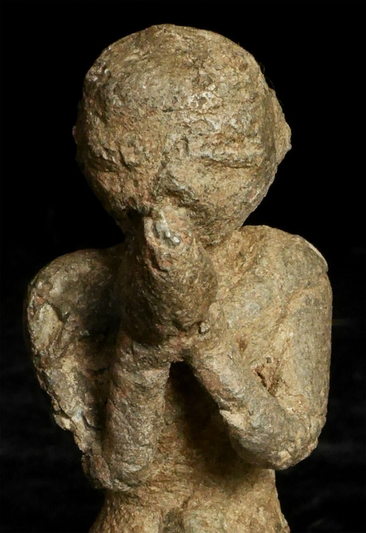 1,000 Years. Old.Early Burmese Monk. Solid Cast- unsure of alloy.: Early Burmese Monk. Solid Cast- unsure of alloy. Powerful ancient relic. Unsure how to date, but likely 1,000 years old. Three inches tall, 4.5 inches on custom stand, and very heavy. Quite rare.