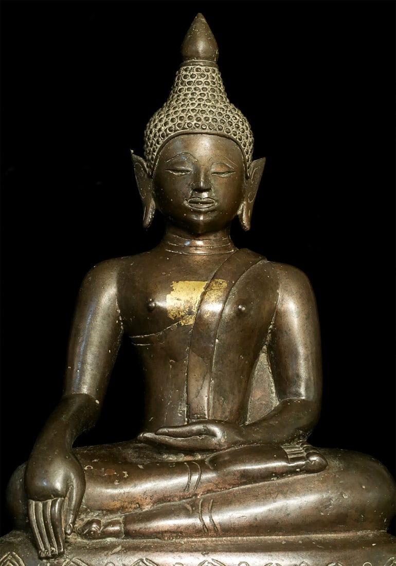 Exceptional 14/15thC Fang Kingdom Northern Thai Buddha.Radiates Joy and Equanimity.: 14/15thC Large, very sweet Northern Thai Fang Buddha. Large and precisely made, and cast of a fine alloy for its type. Substantial at 10 5/8 inches tall. Rare to find so nice, large, in such fine cond