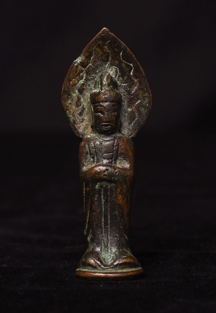 Very early (1000+ year old) Korean or Chinese solid cast bronze Buddha: Very early Korean or possibly Chinese solid cast bronze Buddhist figure offered for your consideration. Quite uncommon. Stands 3"