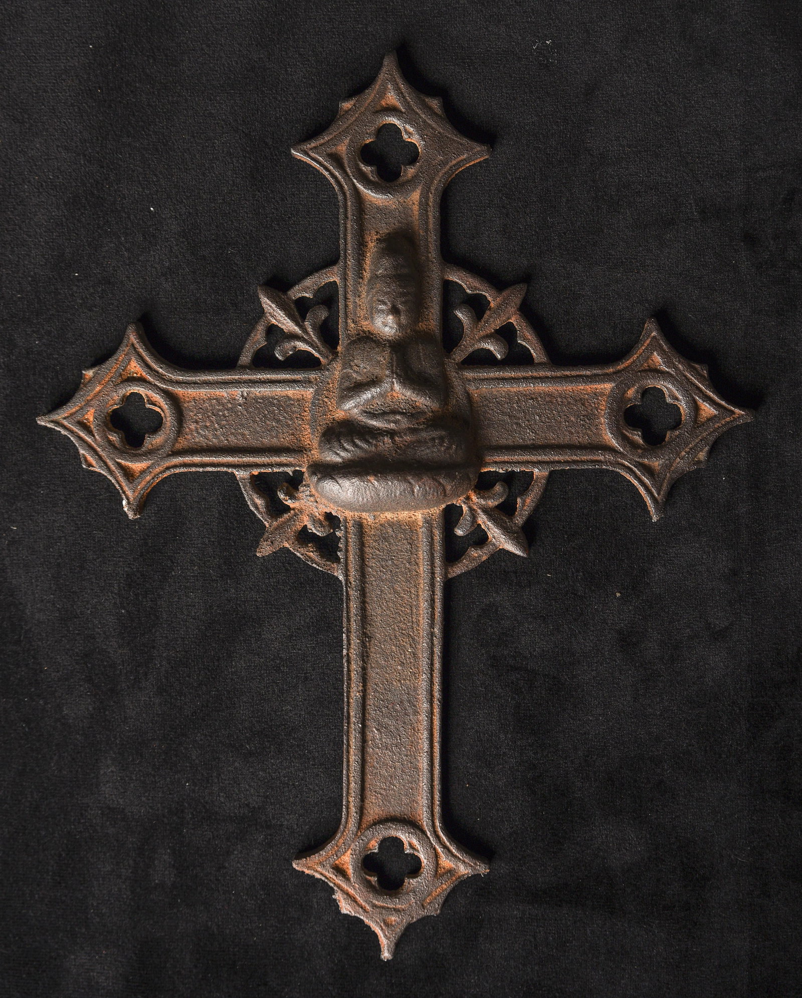 16/17thC Japanese Iron Cross/Crucifix with Buddha: Very rare 16/17thC Japanese Iron Cross with Buddha. This is the 3rd one of these I've offered recently as I was fortunate to be able to acquire a collection of 3 of them a while back. This is the