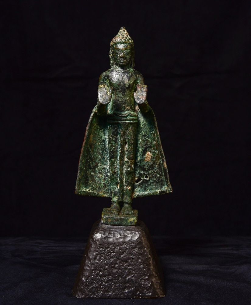 10thC or earlie Thai Buddha. Solid cast in a very early method.