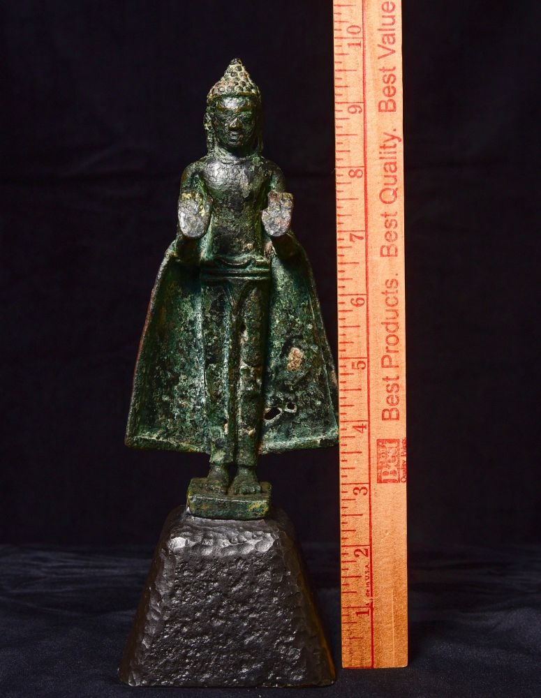 10thC or earlie Thai Buddha. Solid cast in a very early method. - 2