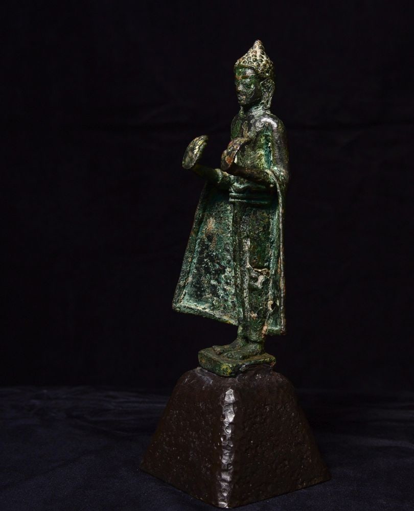 10thC or earlie Thai Buddha. Solid cast in a very early method. - 3