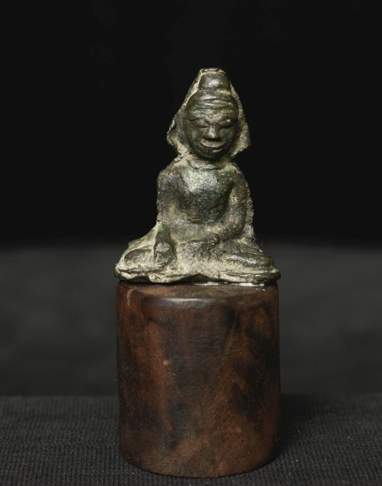 5-7thC Burmese Mon Buddha-One of the Earliest Buddha types in Burma.: One of a group of 4 small Mon(?) Buddhas found in the jungle in the 1960's. All 4 were excavated at the same time in central Thailand in an overgrown ruin. Item 8313 is one of the other 4 that was