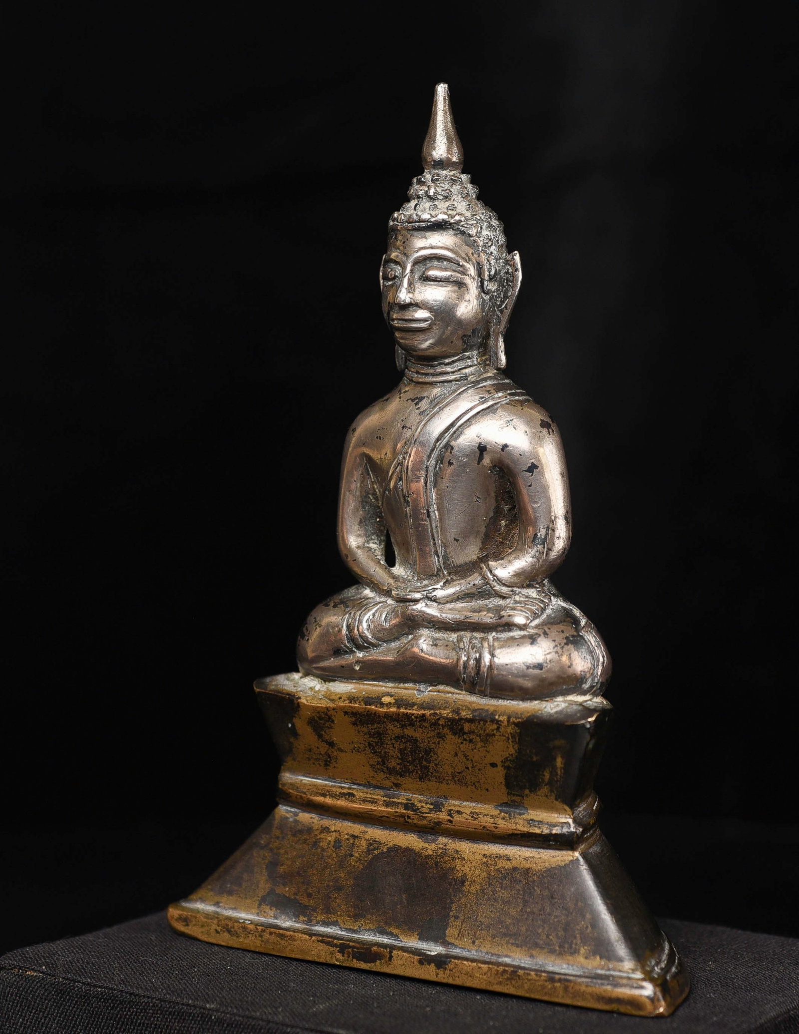 18/19thC Silver Cambodian Buddha. - 3