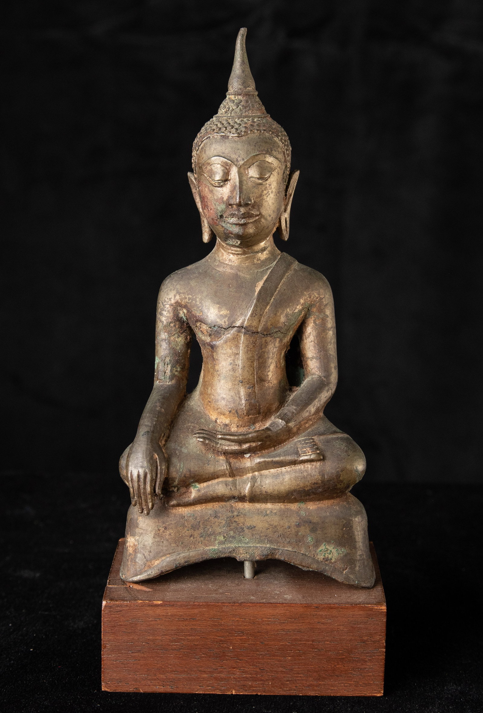 15/16thC Thai bronze Ayuthaya Buddha-simple and not large, but deeply expressive and sensitively: 15/16thC Thai bronze Ayuthaya Buddha-simple and not large, but deeply expressive and sensitively modeled-one of the best of its type- ( 6"H x 2.75"W x 1.5"D )- 360g - ( Base 3"W x 1"h )
