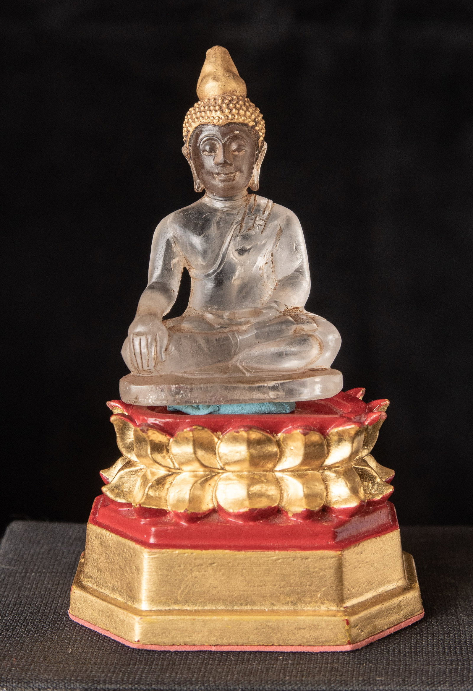 15/16thC Thai Quartz Crystal Buddha - ORIGINAL 22k gold cap and finial-Special!: 15/16thC Thai Quartz Crystal Buddha with its ORIGINAL 22k gold cap and finial-this is a very fine and rare example of its type. I have owned a number of these over the past four decades. This is one