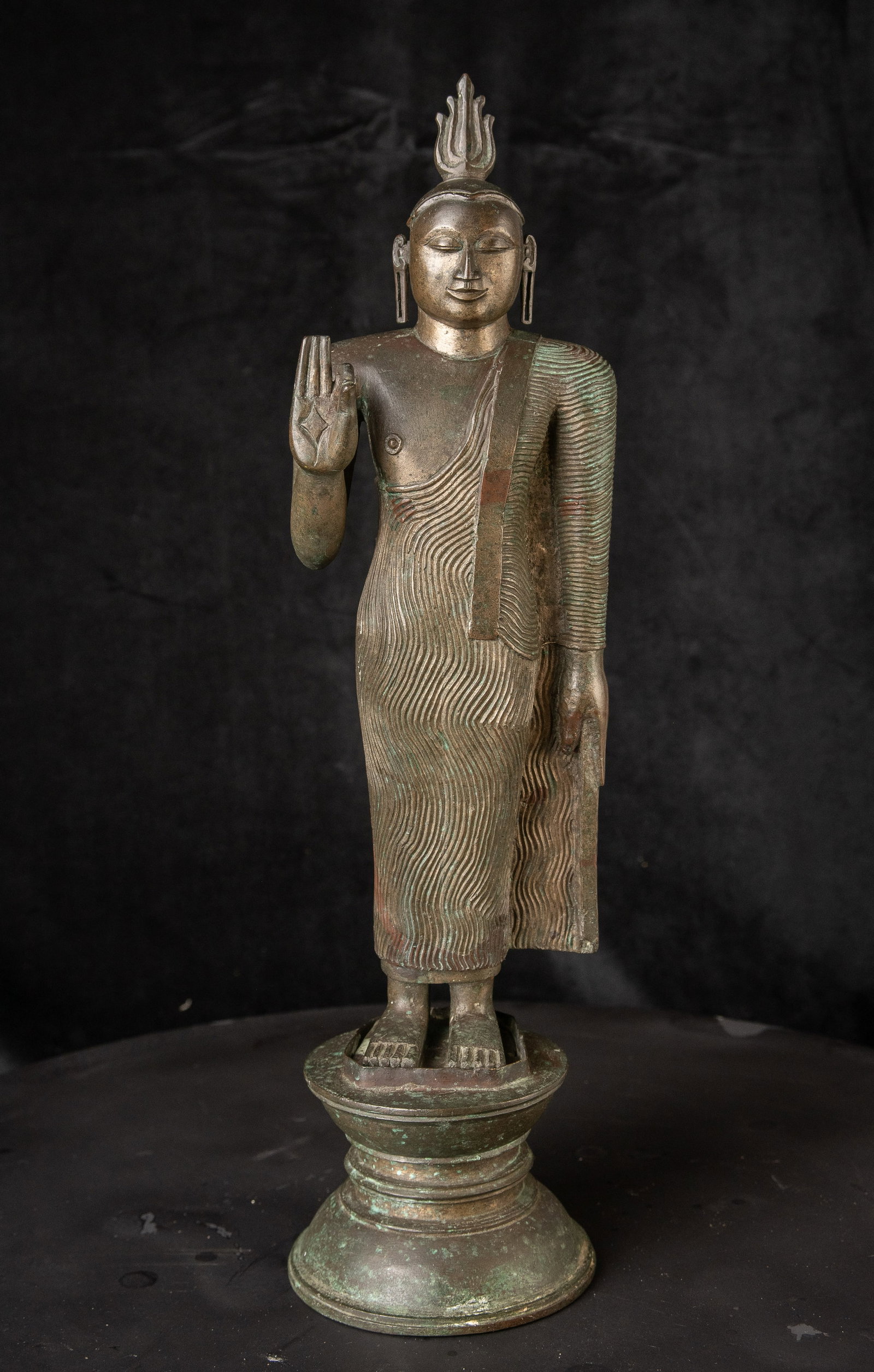 17/18th century Sri Lanka standing bronze Buddha- exceptional 15+ inch Kandy style.: This is an exceptional 17/18th century Sri Lankan standing bronze Buddha from the height of the Kandy empire. The vast majority were made in the later 18th century.. This one maybe a little earlier.